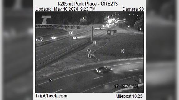 Oregon City: I-205 at Park Place - ORE213 Traffic Camera