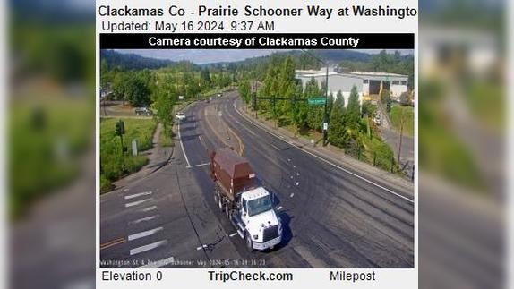 Traffic Cam Oregon City: Clackamas Co - Prairie Schooner Way at Washington St Player