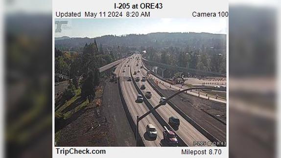Traffic Cam West Linn: I-205 at ORE43 Player