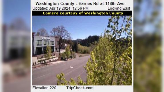 Traffic Cam Beaverton: Washington County - Barnes Rd at 118th Ave Player