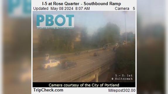 Traffic Cam Portland: I-5 at Rose Quarter - Southbound Ramp Player
