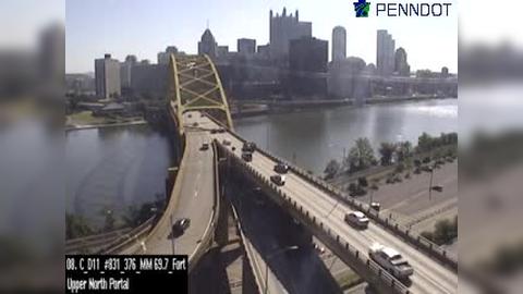 Traffic Cam Mount Washington: I-376 @ MM 69.7 (FT PITT BRIDGE - UPPER #1) Player