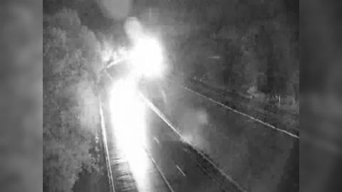 Traffic Cam Plain Grove Township: I-79 @ MM 105.7 (NORTH OF SLIPPERY ROCK) Player