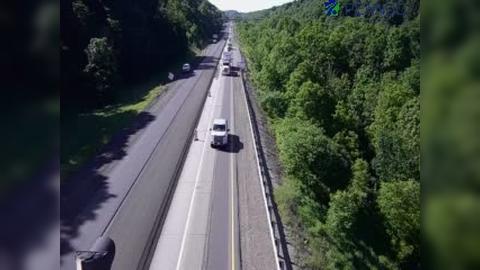 Traffic Cam Kennedy Township: I-79 @ MM 62.8 (S-BEND_NB ENTRANCE) Player