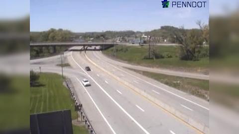 Traffic Cam New Stanton: I-70 @ MM 57.4 (I-76/PA 66 BUSINESS JUNCTION) Player