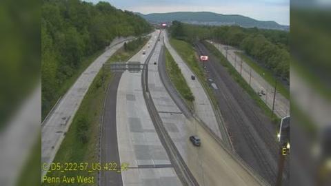 Traffic Cam Wyomissing: US 222 @ US 422 PENN AVE EXIT Player