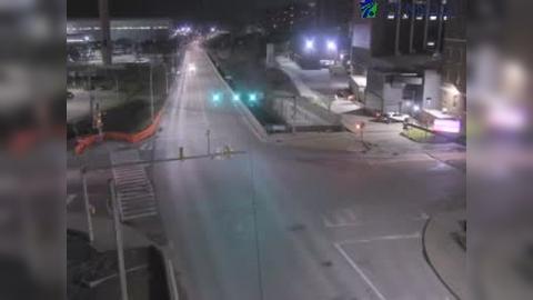 Traffic Cam Erie: BAYFRONT PARKWAY @ STATE ST Player
