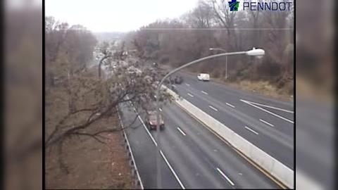 Traffic Cam Philadelphia: US 1 WEST OF ROBERTS AVE Player