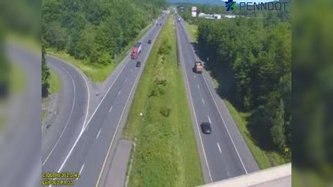 Traffic Cam Hamilton Township: I-80 @ EXIT 302A (PA 33 SOUTH SNYDERSVILLE) Player