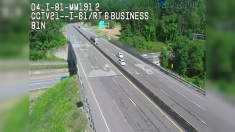 Traffic Cam Scranton: I-81 @ EXIT 191A (US 6 BUSINESS EAST DICKSON CITY) Player