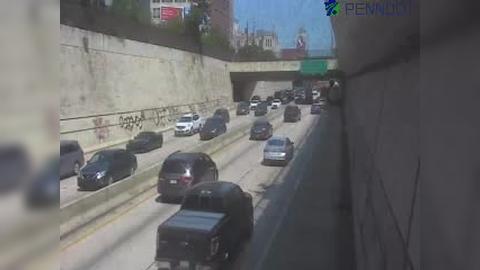 Traffic Cam Philadelphia: I-676 EAST OF 16TH ST Player