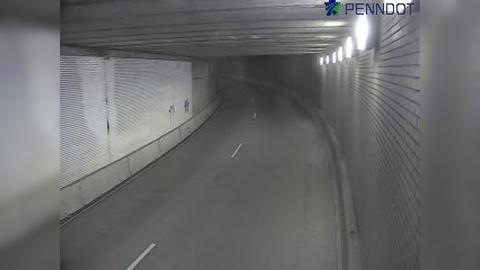 Traffic Cam South Philadelphia: 26TH ST @ MM 1.1 (SOUTHBOUND TUNNEL TO I-76 EAST) Player