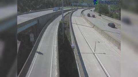 Traffic Cam Summer Hill: I-279 NB @ EXIT 4 (MCKNIGHT RD) Player