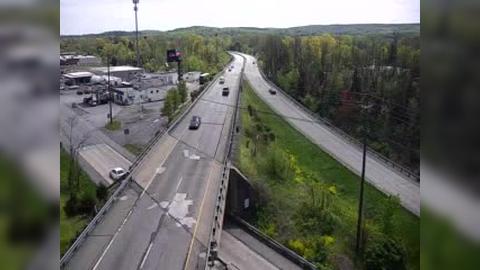 Traffic Cam Amity Township: US 422 @ BEN FRANKLIN HIGHWAY Player