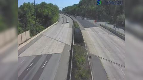 Traffic Cam Radnor Township: I-476 @ MM 13.2 (US) Player