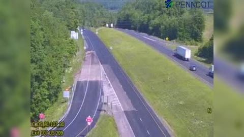 Traffic Cam Frailey Township: I-81 @ EXIT 107 (US 209 TREMONT/TOWER CITY) Player