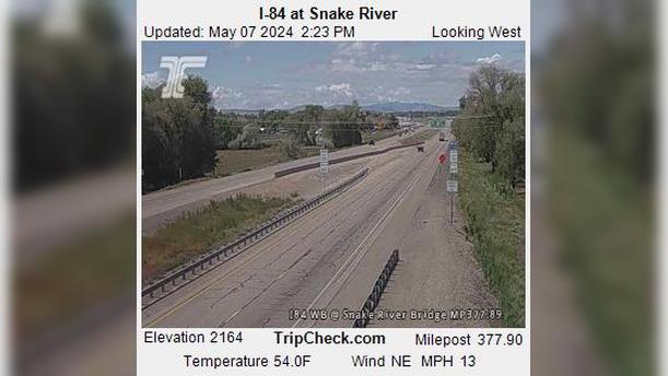 Traffic Cam Ramey: I-84: Snake River OR: I-84 Player