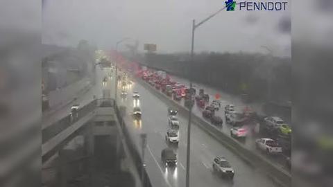 Philadelphia: I-95 @ EXIT 22 (WEST I-676 CENTRAL) - INDEPENDENCE HALL/CALLOWHILL ST Traffic Camera