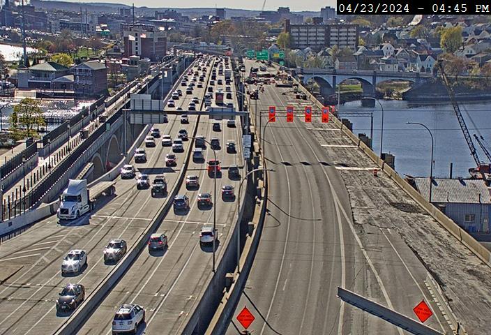 Traffic Cam I-195 W @ Washington Bridge - Washington Bridge Player