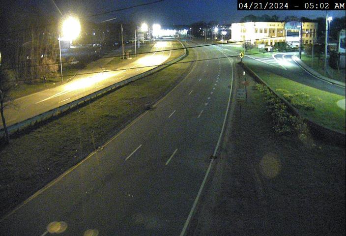 Rt 1 @ Rt 403 Devils Foot Road - Route 403 (Quonset) Traffic Camera