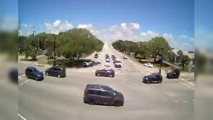 Traffic Cam Isle of Palms: SC 517 IOP Connector @ SC 703 Player