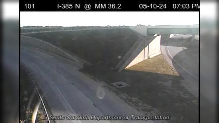 Traffic Cam Greenville: I-385 N @ MM 36.2 (Off-Ramp to I-85 N) Player