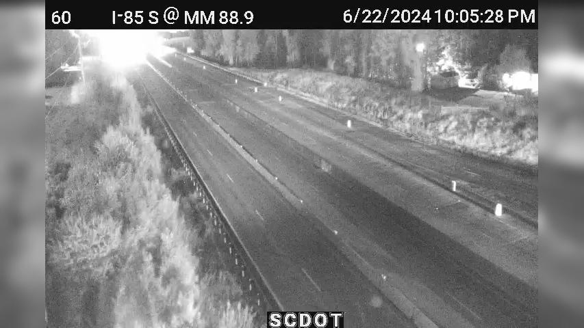 Traffic Cam Midway: I-85 S @ MM 89.4 Player