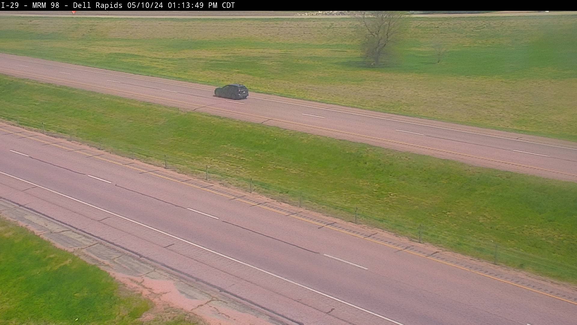West of town along I-29 @ MP 98.4 - East Traffic Camera