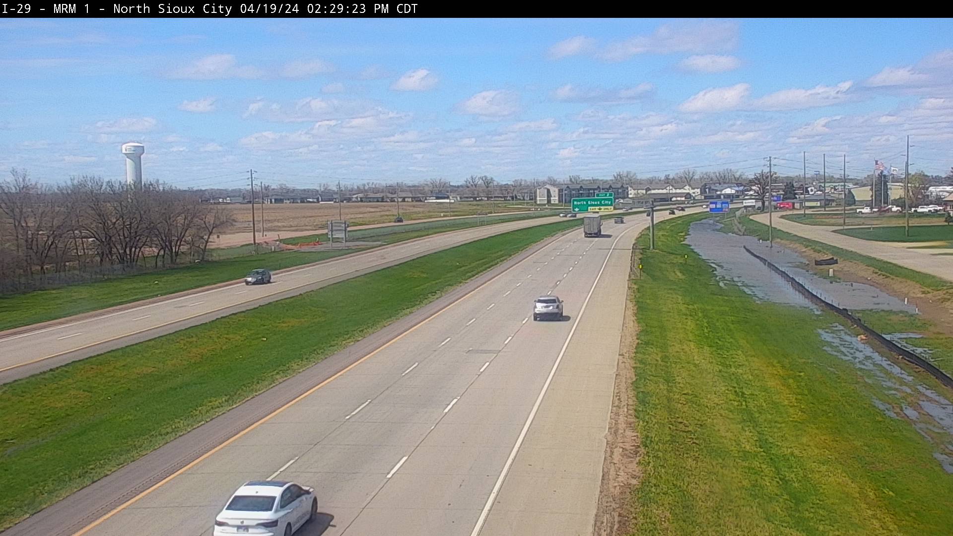 2 miles north of town along I-29 @ MP 2 - North Traffic Camera