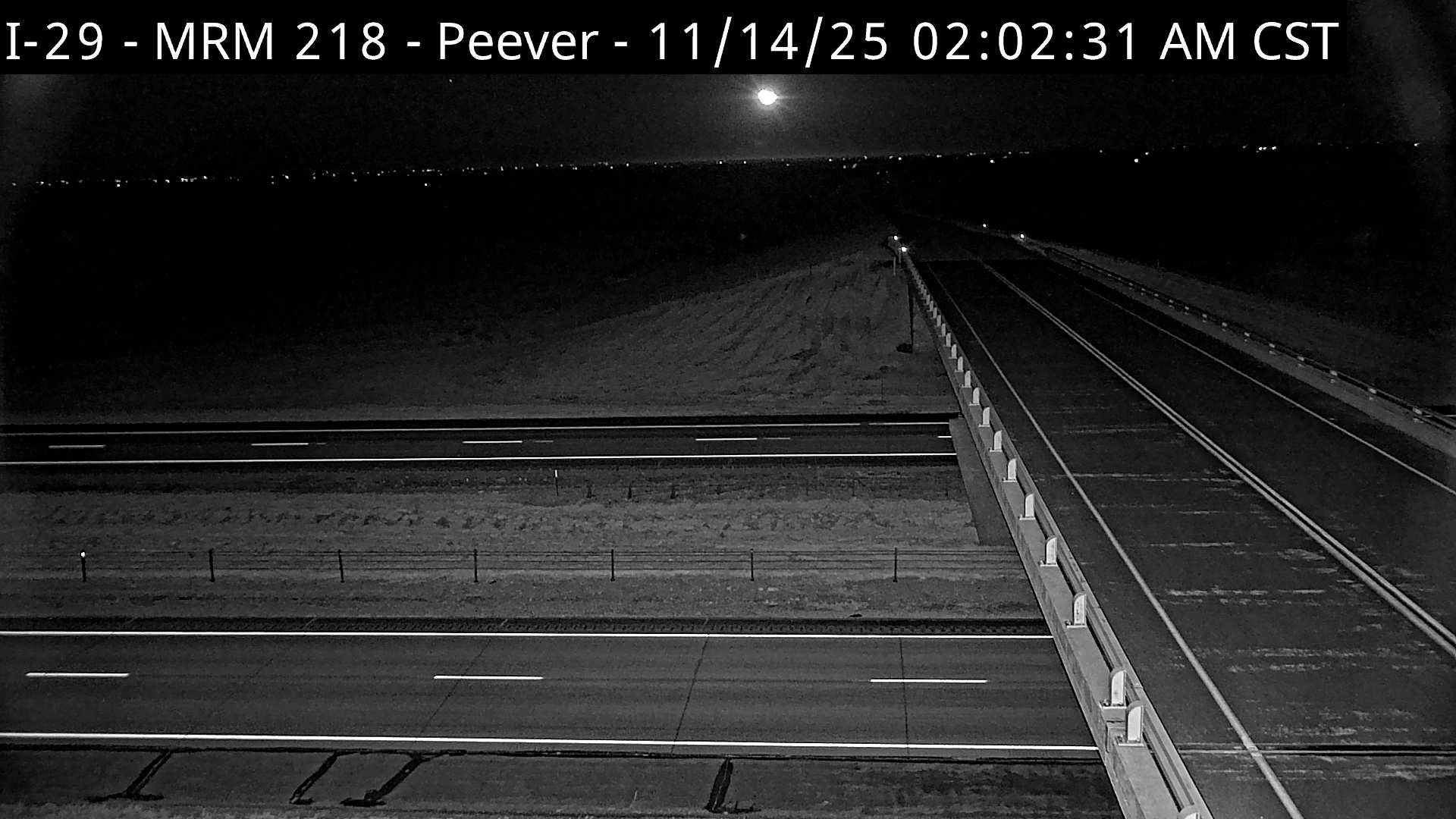 South of town along I-29 @ MP 218 - East Traffic Camera