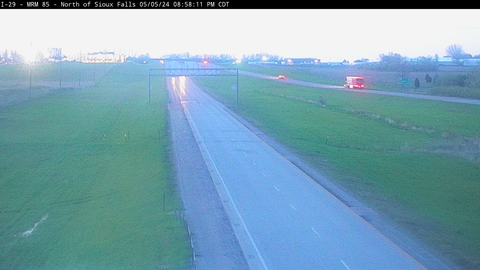 Traffic Cam North of town along I-29 @ MP 85.3 - North Player