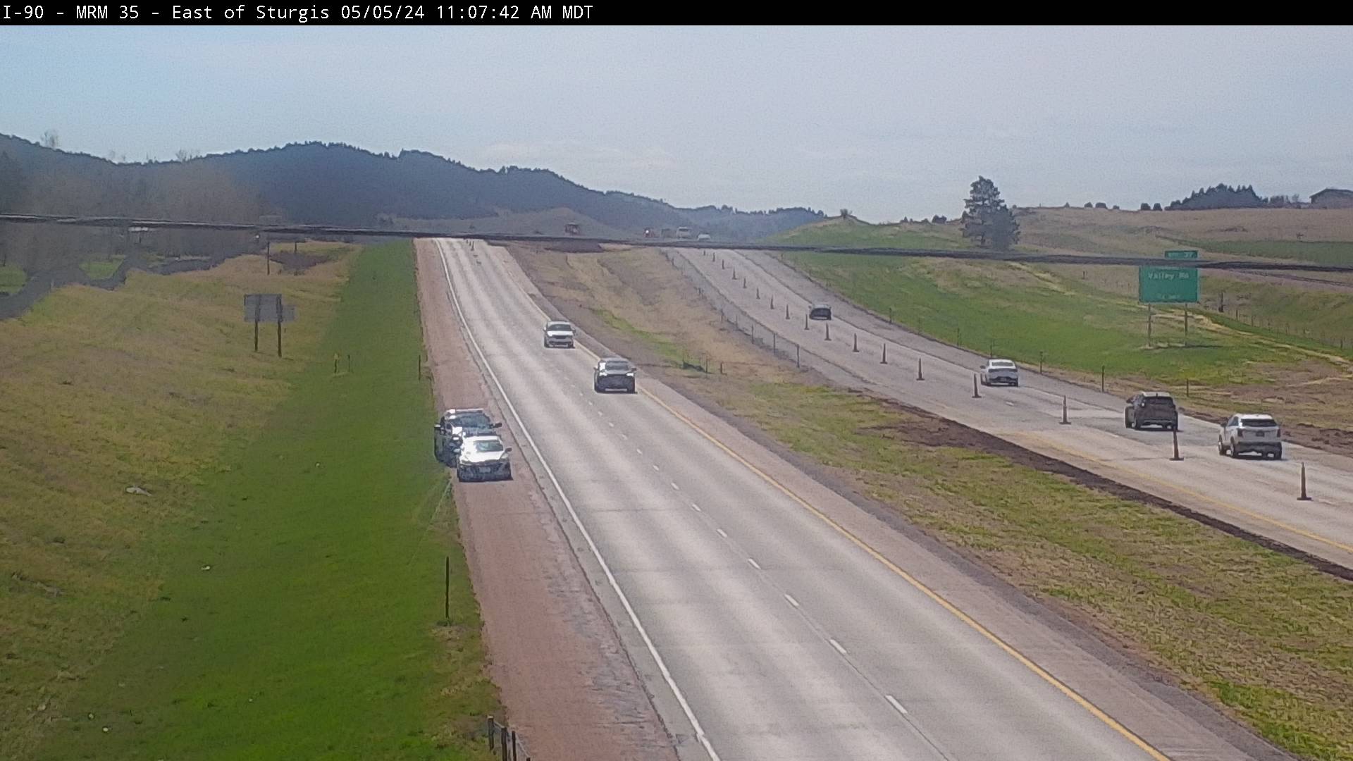 Traffic Cam East of town along I-90 @ MP 35.6 - East Player