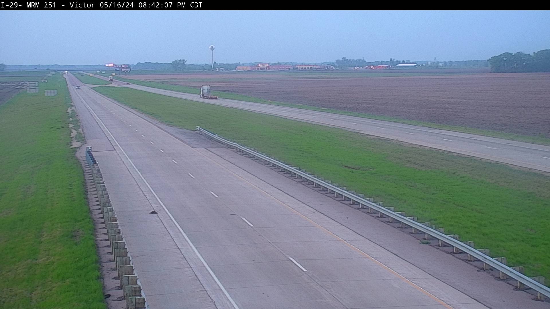 Traffic Cam North of town along I-29 @ MP 251.5 - North Player