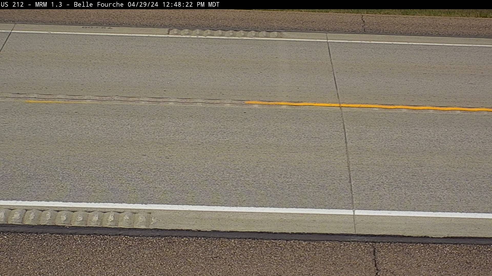 Traffic Cam Northwest of town along US-212 @ MP 1.3 - South Player