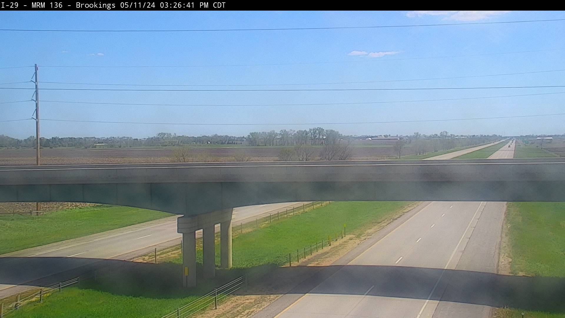 Traffic Cam North of town along I-29 @ MP 135.9 - South Player