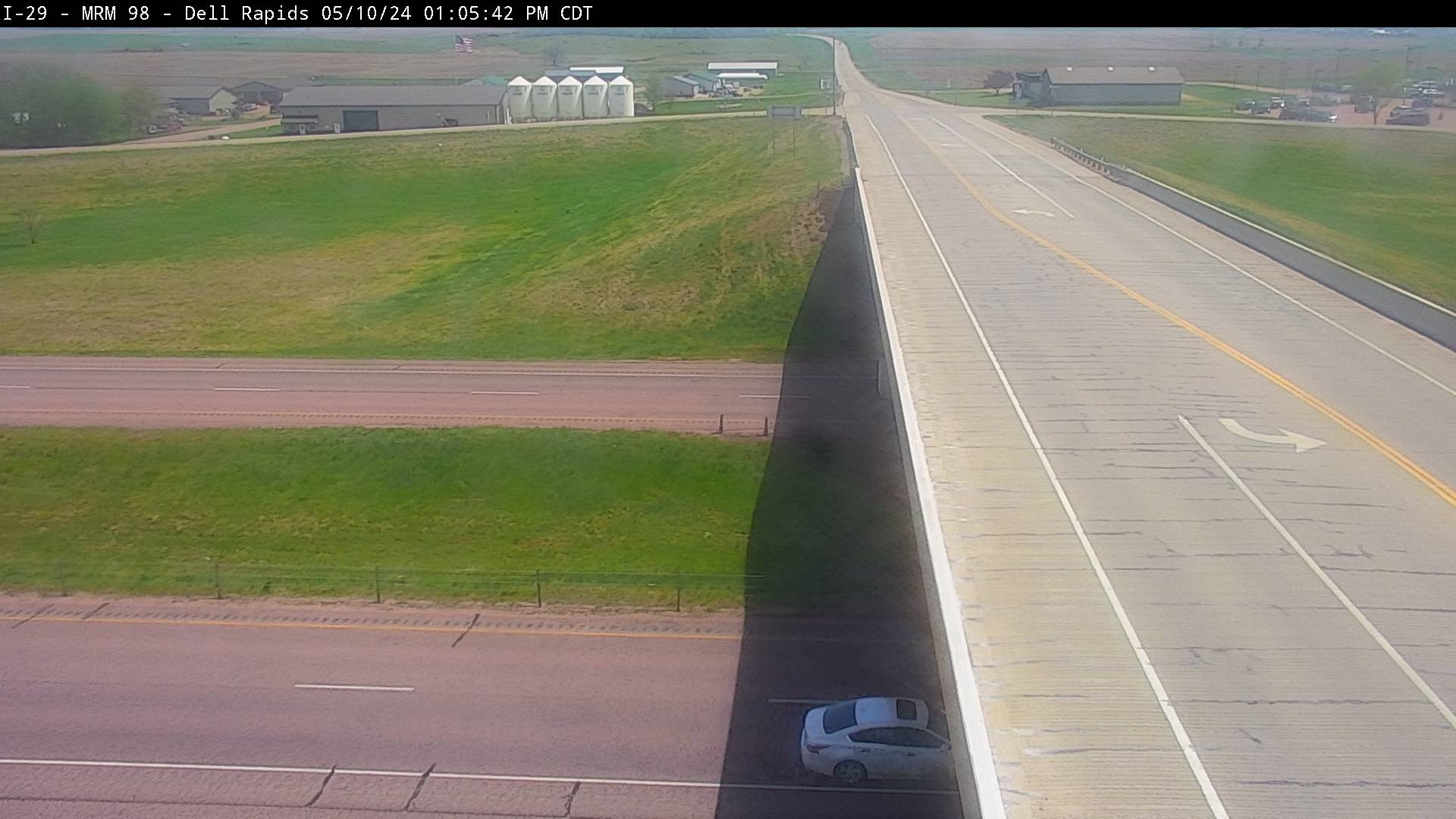 West of town along I-29 @ MP 98.4 - East Traffic Camera