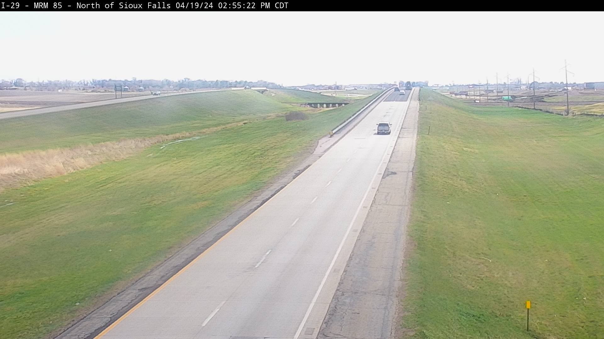 Traffic Cam North of town along I-29 @ MP 85.3 - South Player