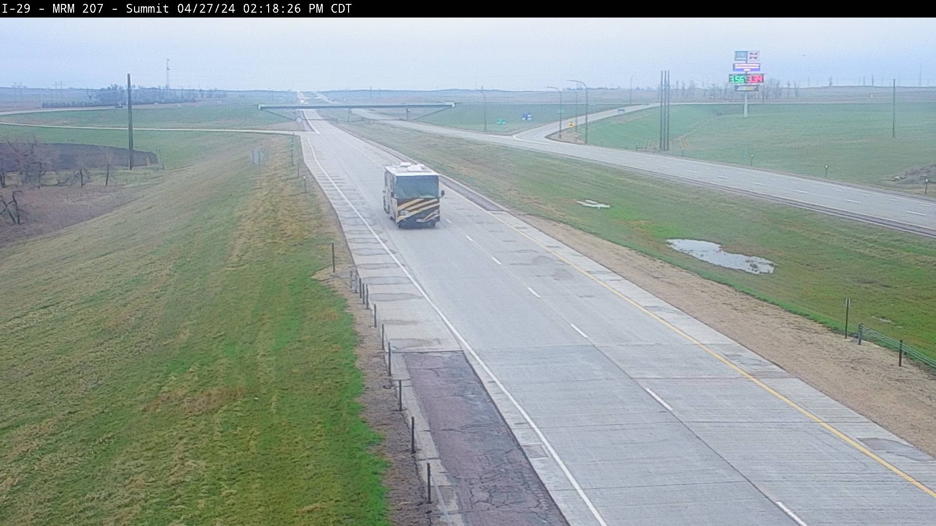 West of town along I-29 @ MP 207 - North Traffic Camera