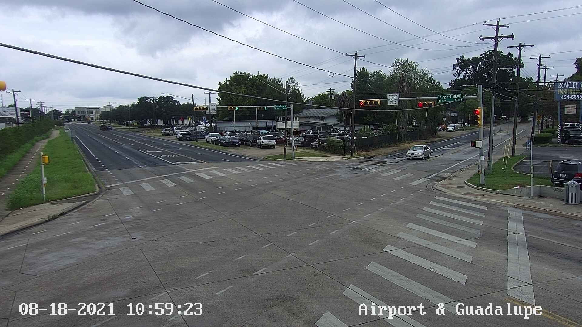 Traffic Cam  AIRPORT BLVD / GUADALUPE ST Player