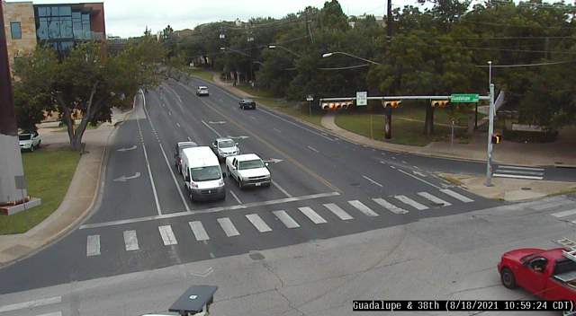 Traffic Cam  38TH ST / GUADALUPE ST Player