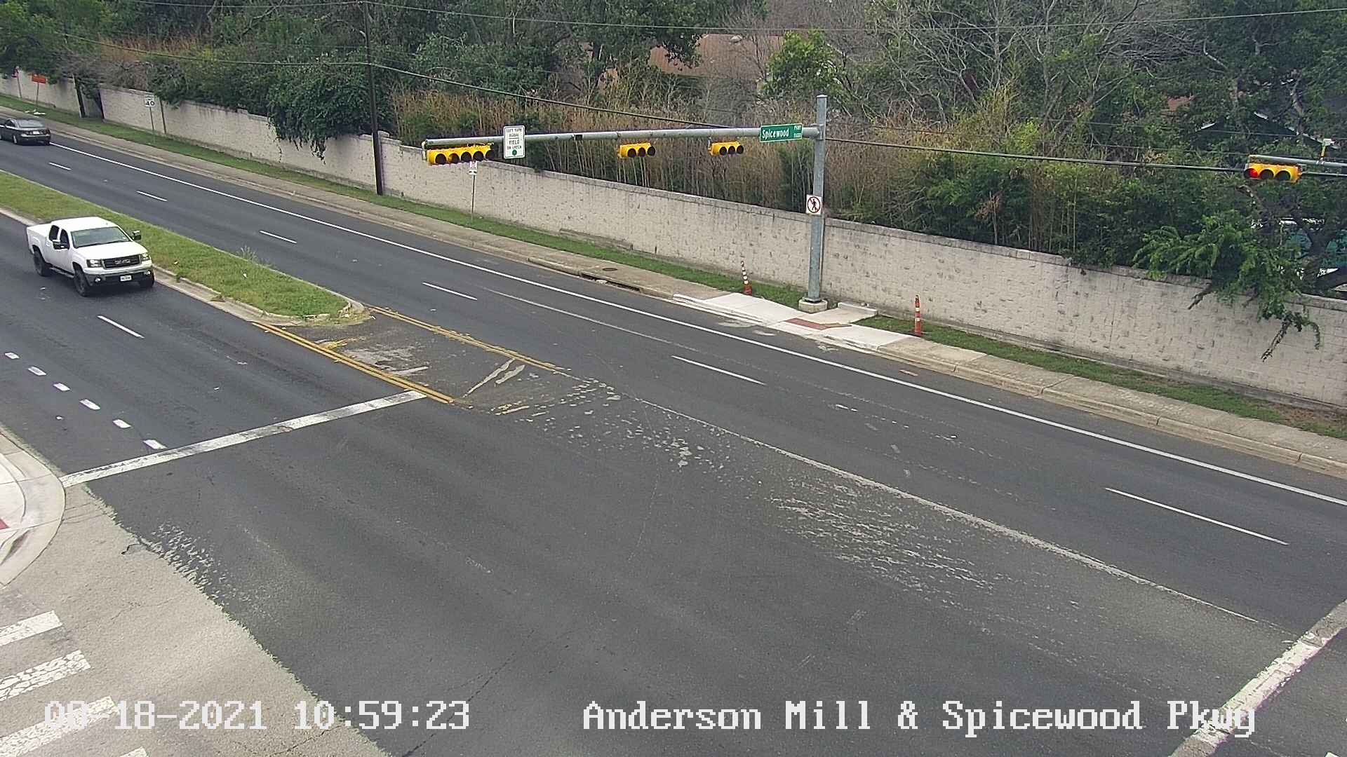 Traffic Cam  ANDERSON MILL RD / SPICEWOOD PKWY Player