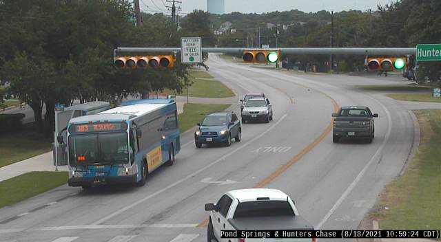  HUNTERS CHASE DR / POND SPRINGS RD Traffic Camera