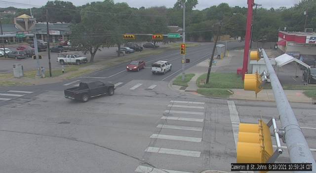 Traffic Cam  CAMERON RD / ST JOHNS AVE Player