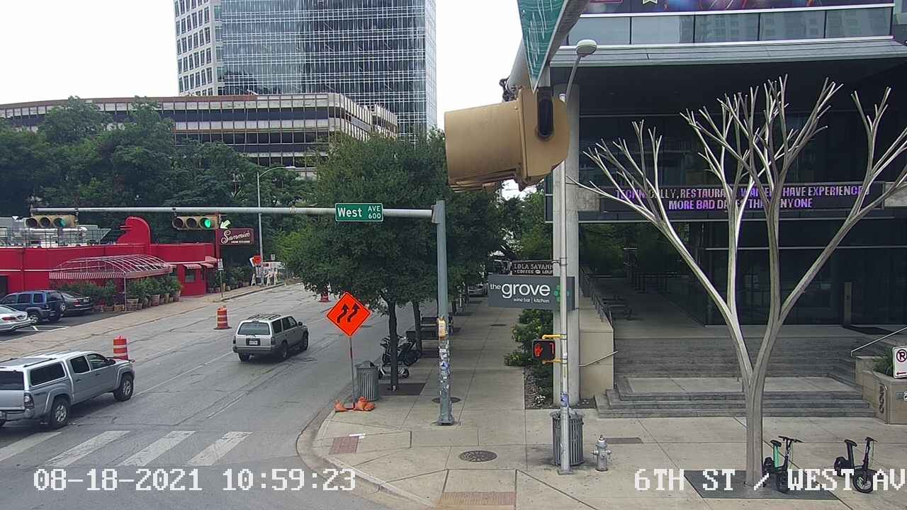 Traffic Cam  6TH ST / WEST AVE Player