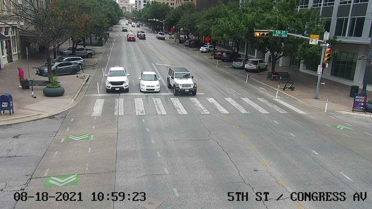 Traffic Cam  5TH ST / CONGRESS AVE Player