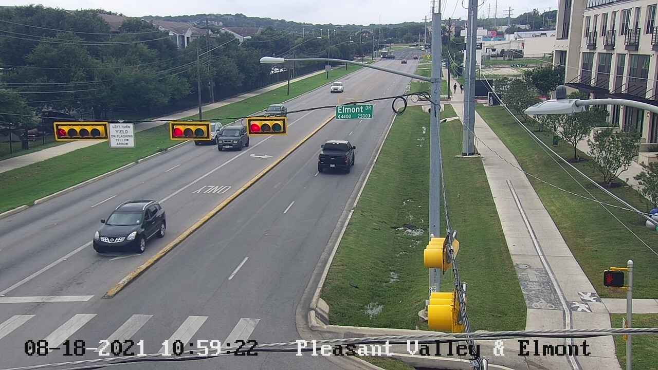  PLEASANT VALLEY RD / ELMONT DR Traffic Camera