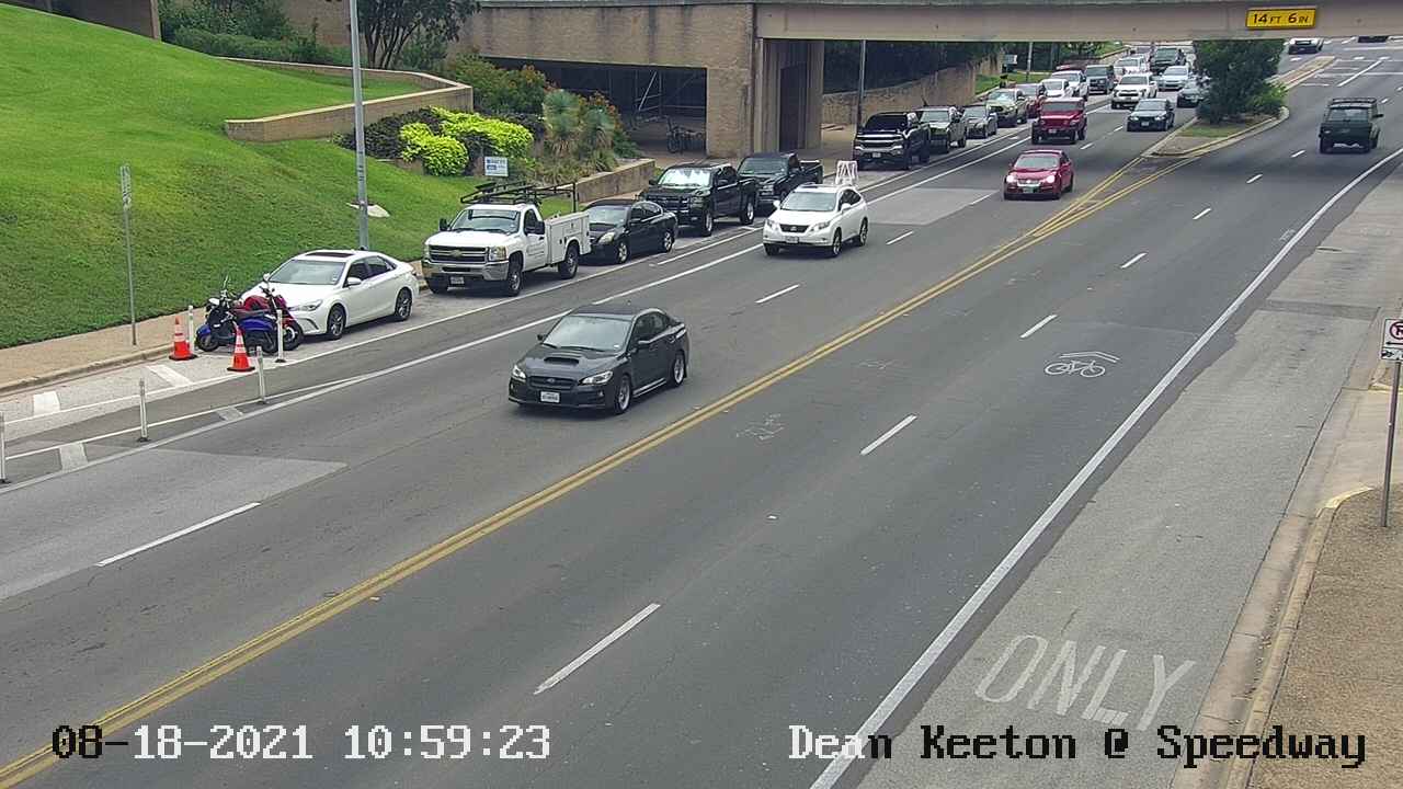 Traffic Cam  DEAN KEETON ST / SPEEDWAY  Player