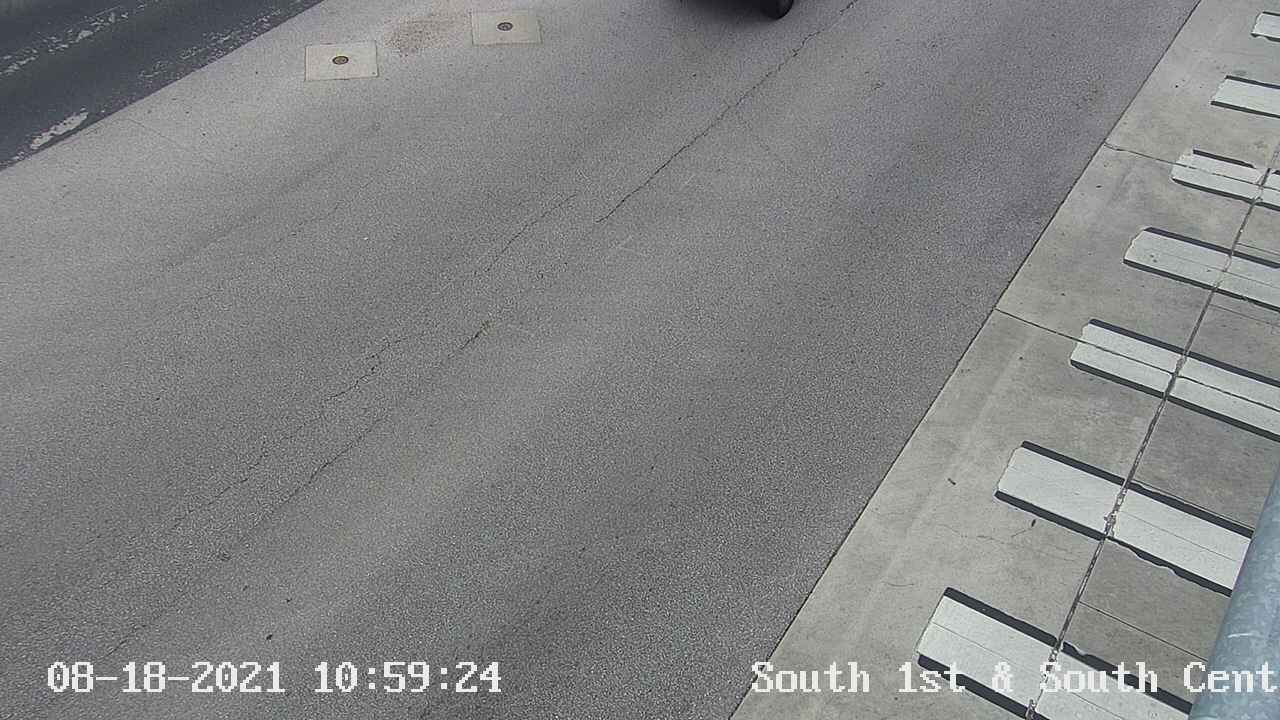 Traffic Cam  1ST ST / SOUTH CENTER ST Player