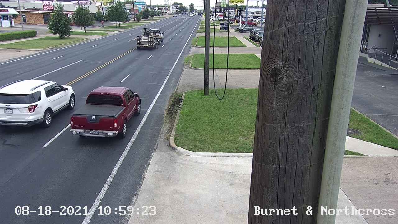  BURNET RD / NORTHCROSS DR Traffic Camera