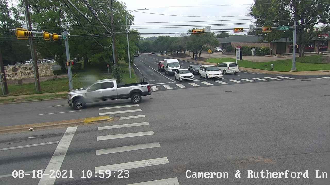 Traffic Cam  CAMERON RD / RUTHERFORD LN Player